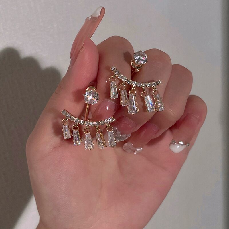 (당일배송) 에떼르나 큐빅 귀걸이 포인트 패션 악세사리 