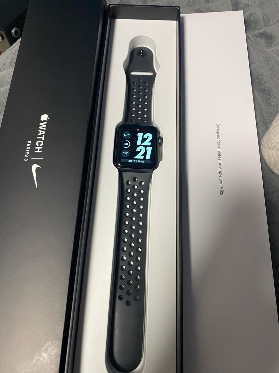 애플워치3 42mm 나이키에디션 gps