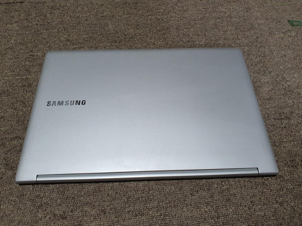 삼성 노트북  i5부품용  액정만나감