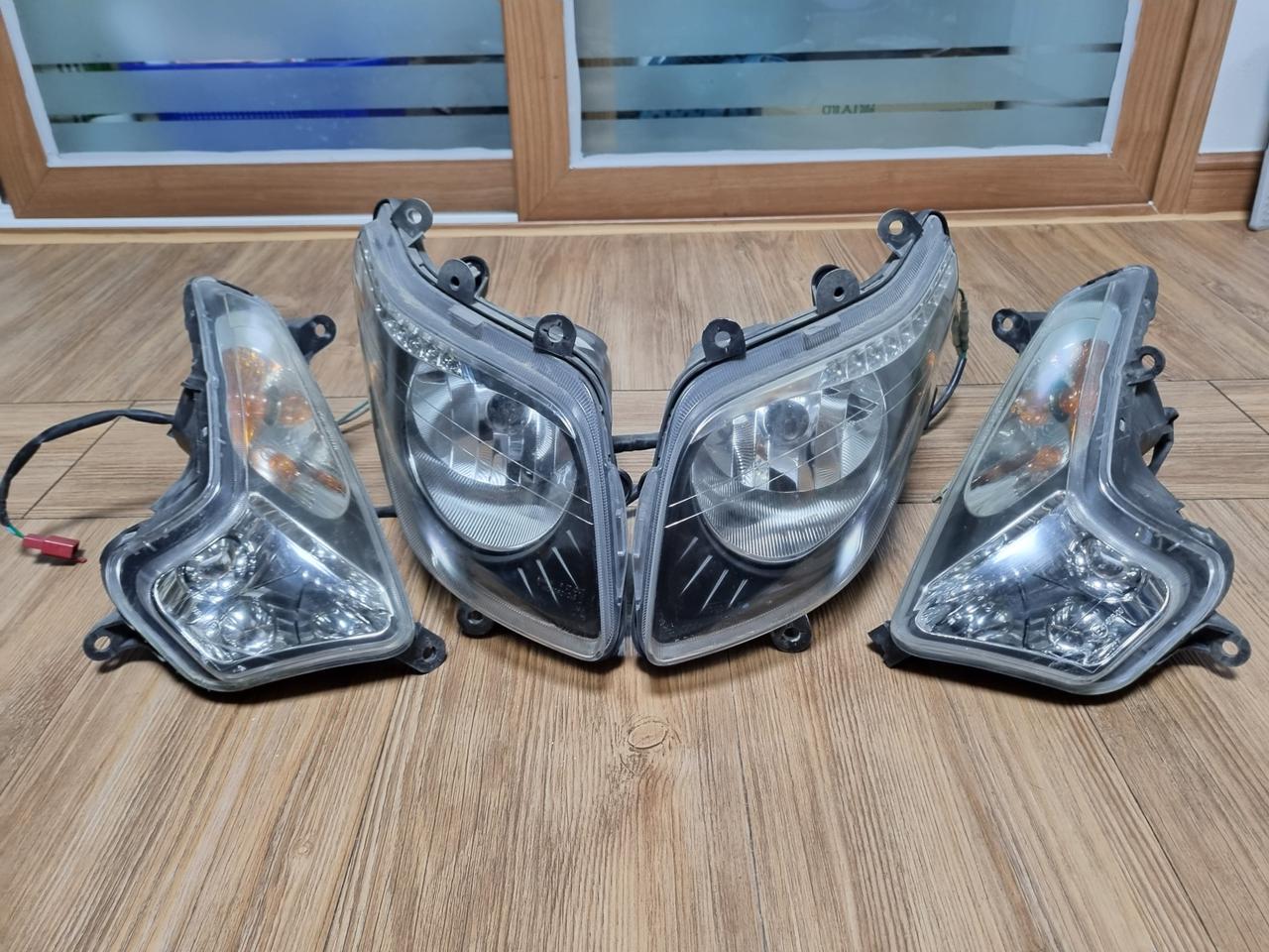 보이져125,300 라이트전조등,윙카깜빡이 팝니다