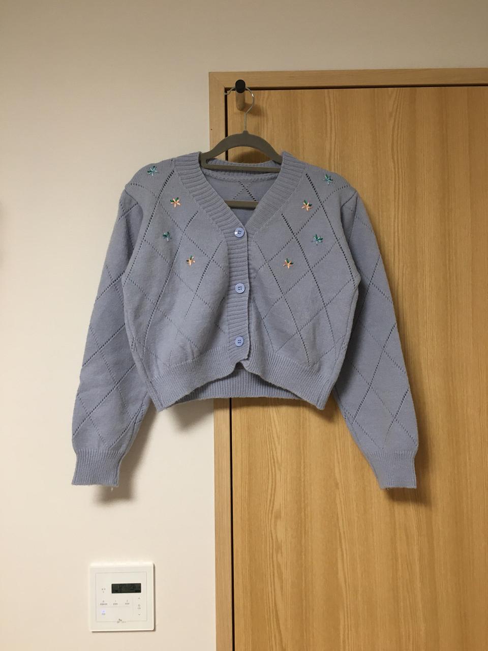 꽃자수 크롭 니트 가디건