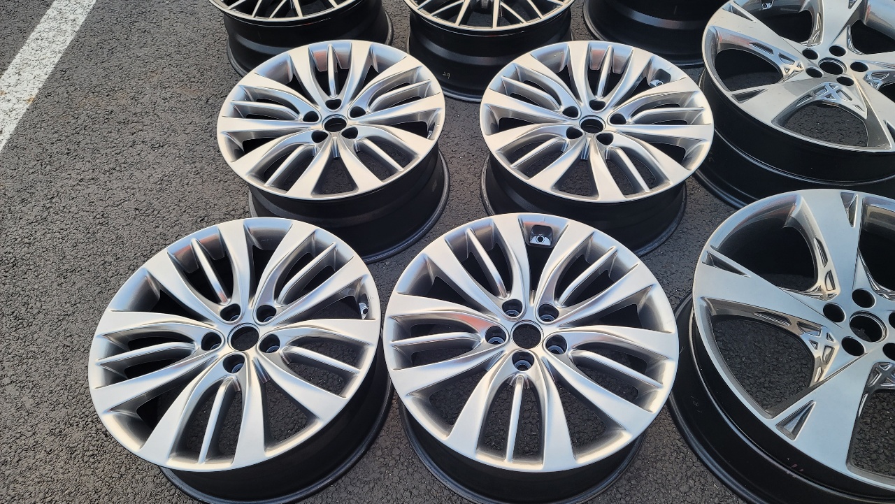 제네시스 19인치 휠 +타이어 팝니다