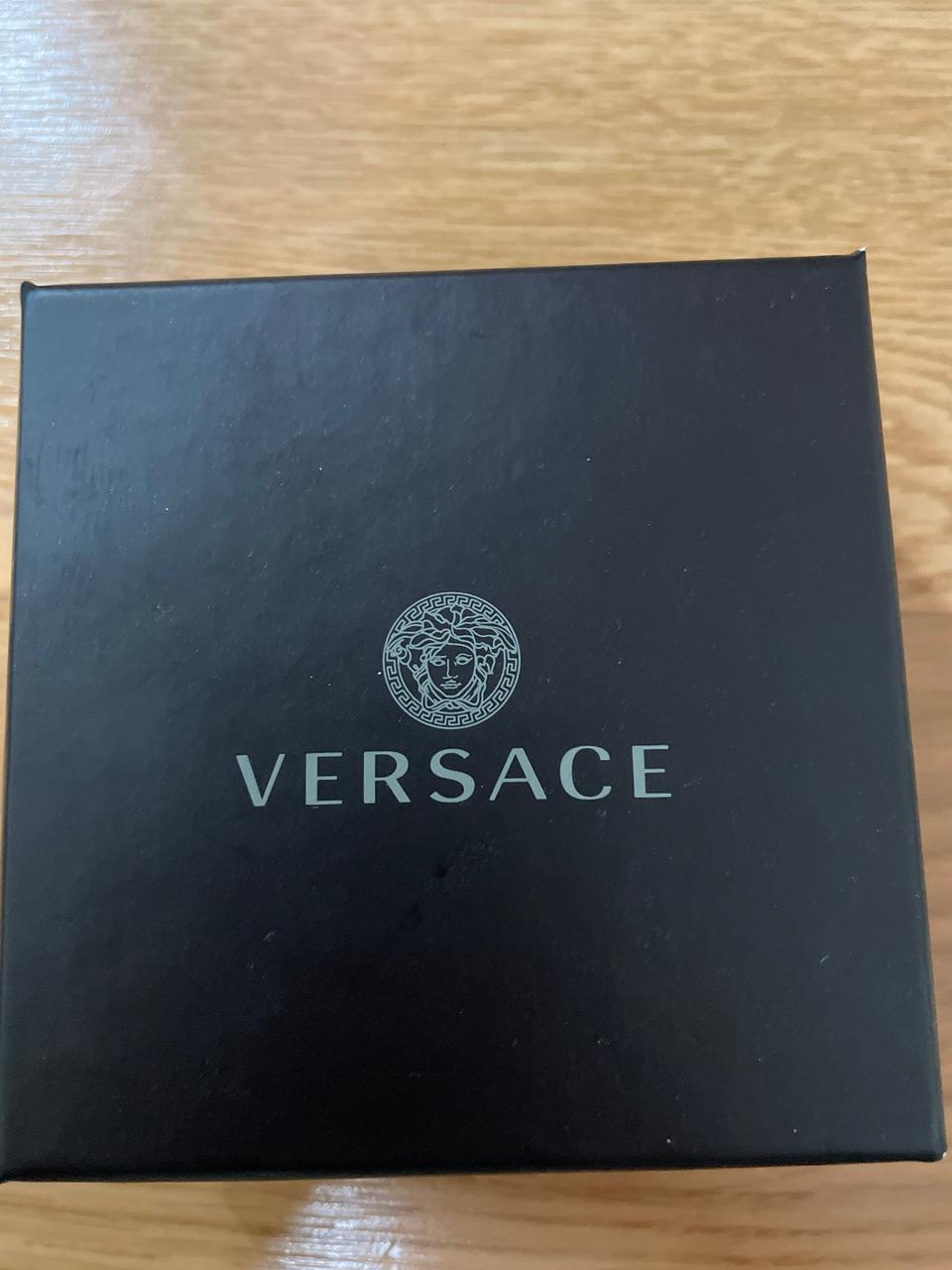 베르사체 가죽팔찌 새상품