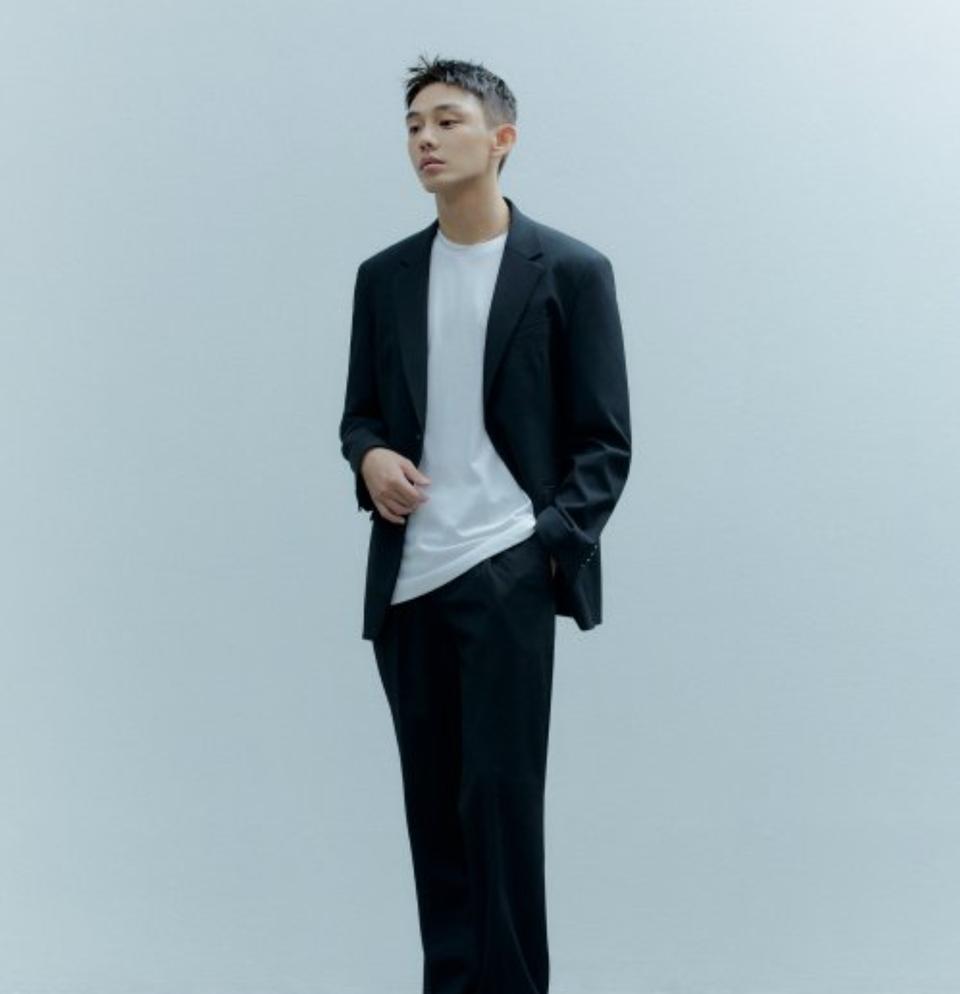 무신사 스탠다드 와이드 히든 밴딩 슬랙스 [블랙](미사용)