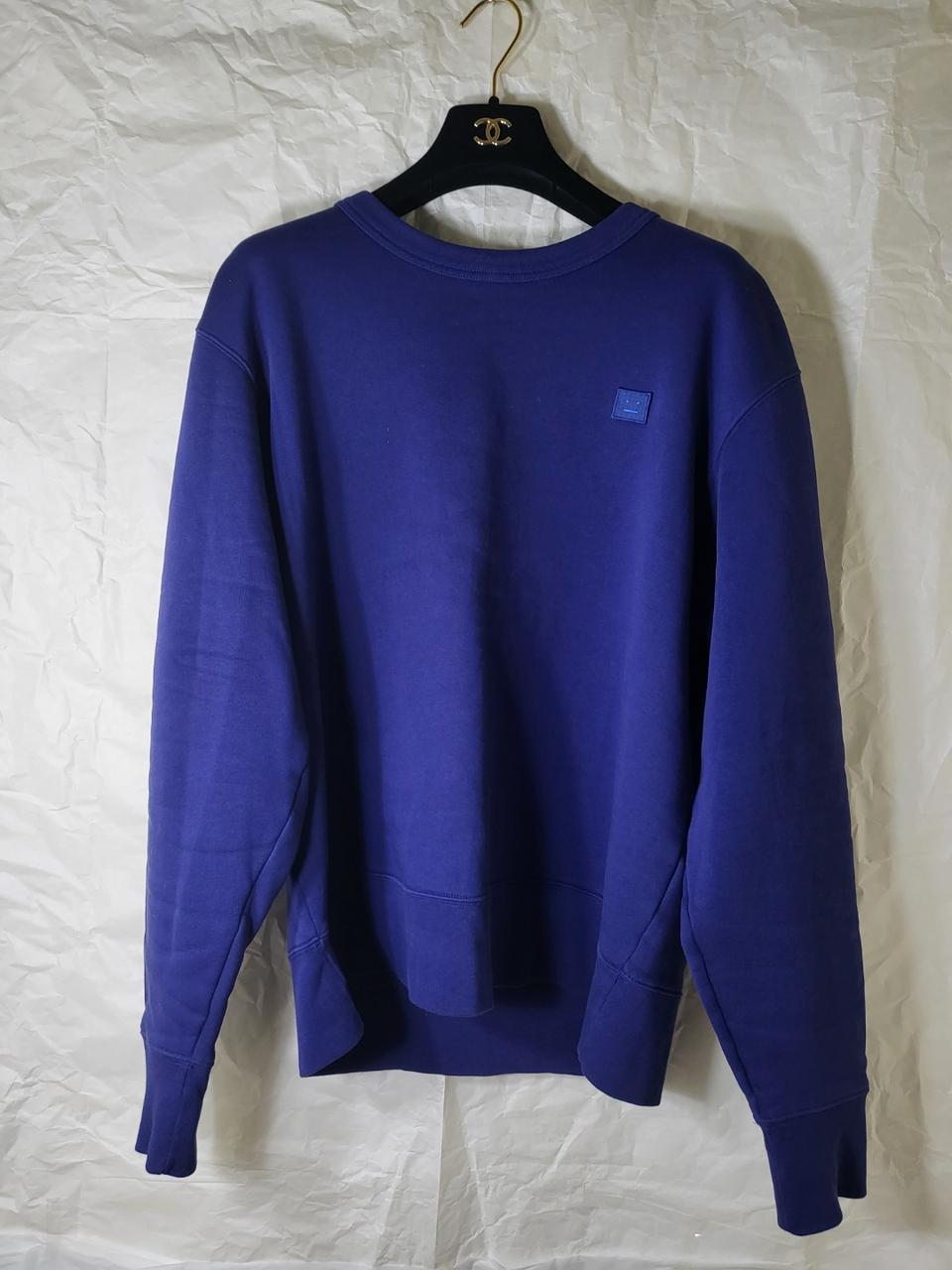 아크네 페어뷰 블루 맨투맨