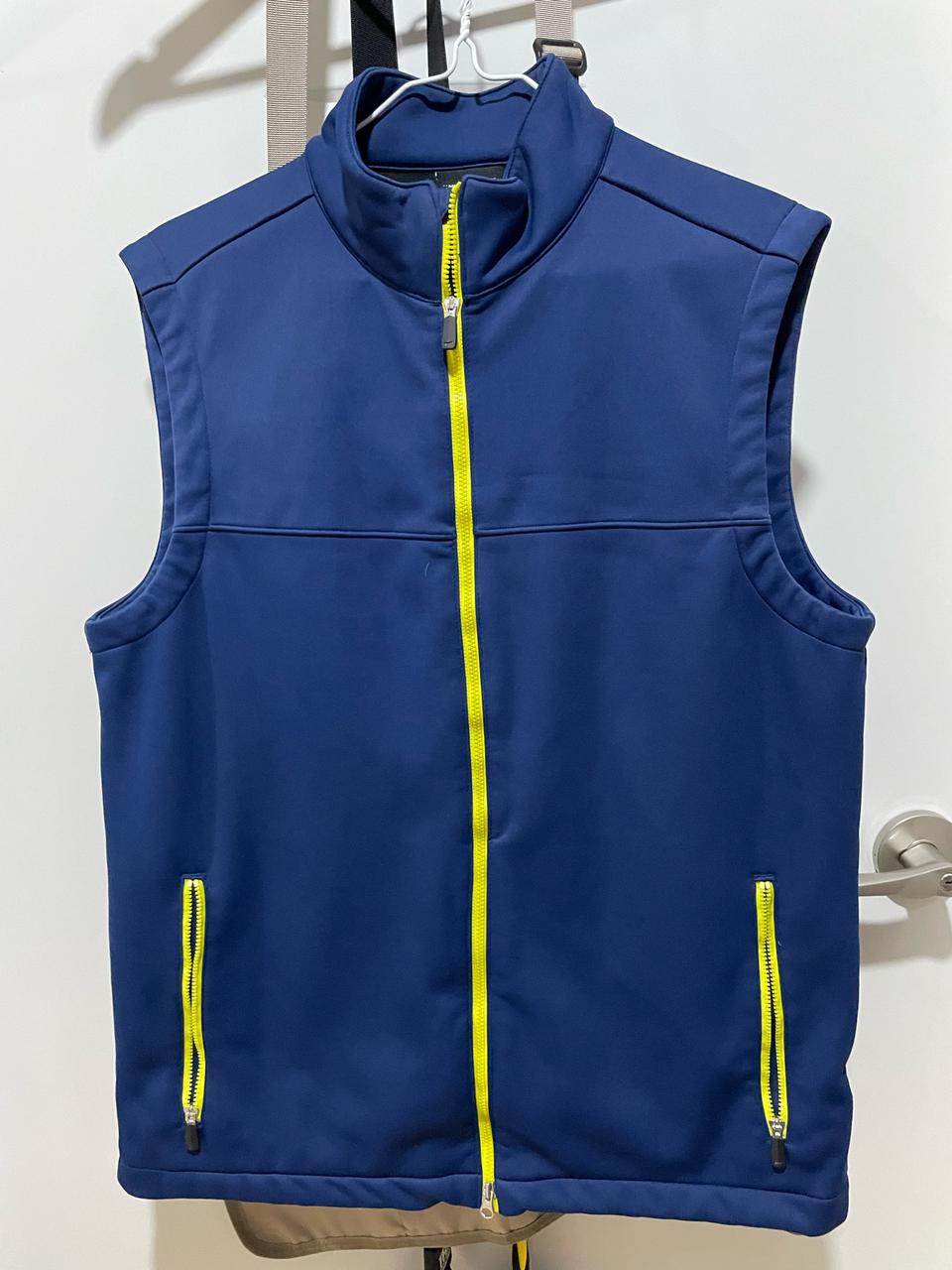 나이키골프 조끼 입니다.