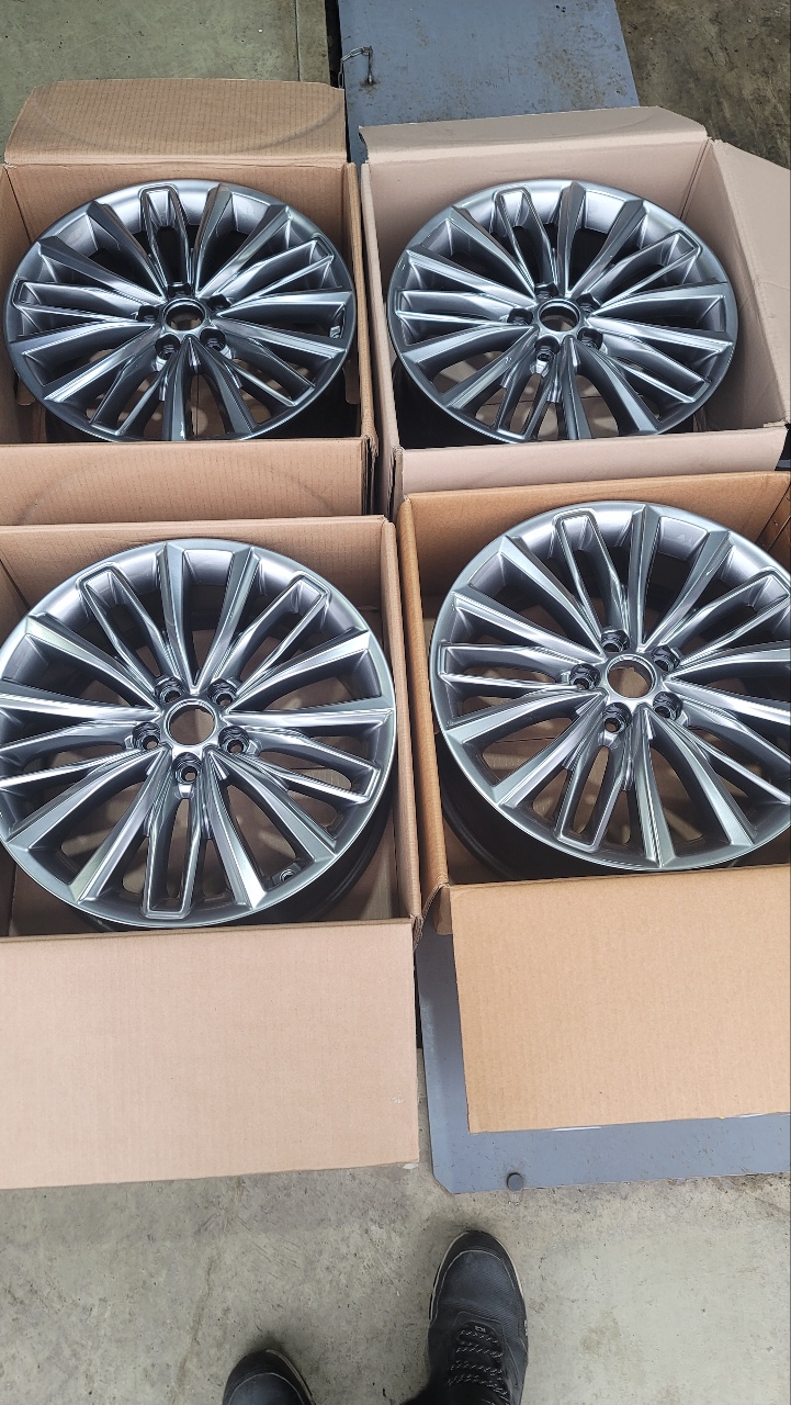 그랜져IG 19인치 휠 + 타이어 팝니다