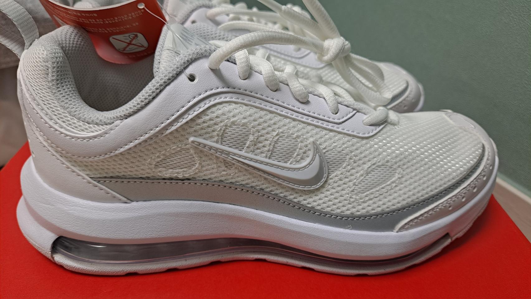 [새상품]정품 나이키 우먼스 에어맥스 AP CU4870-102(240사이