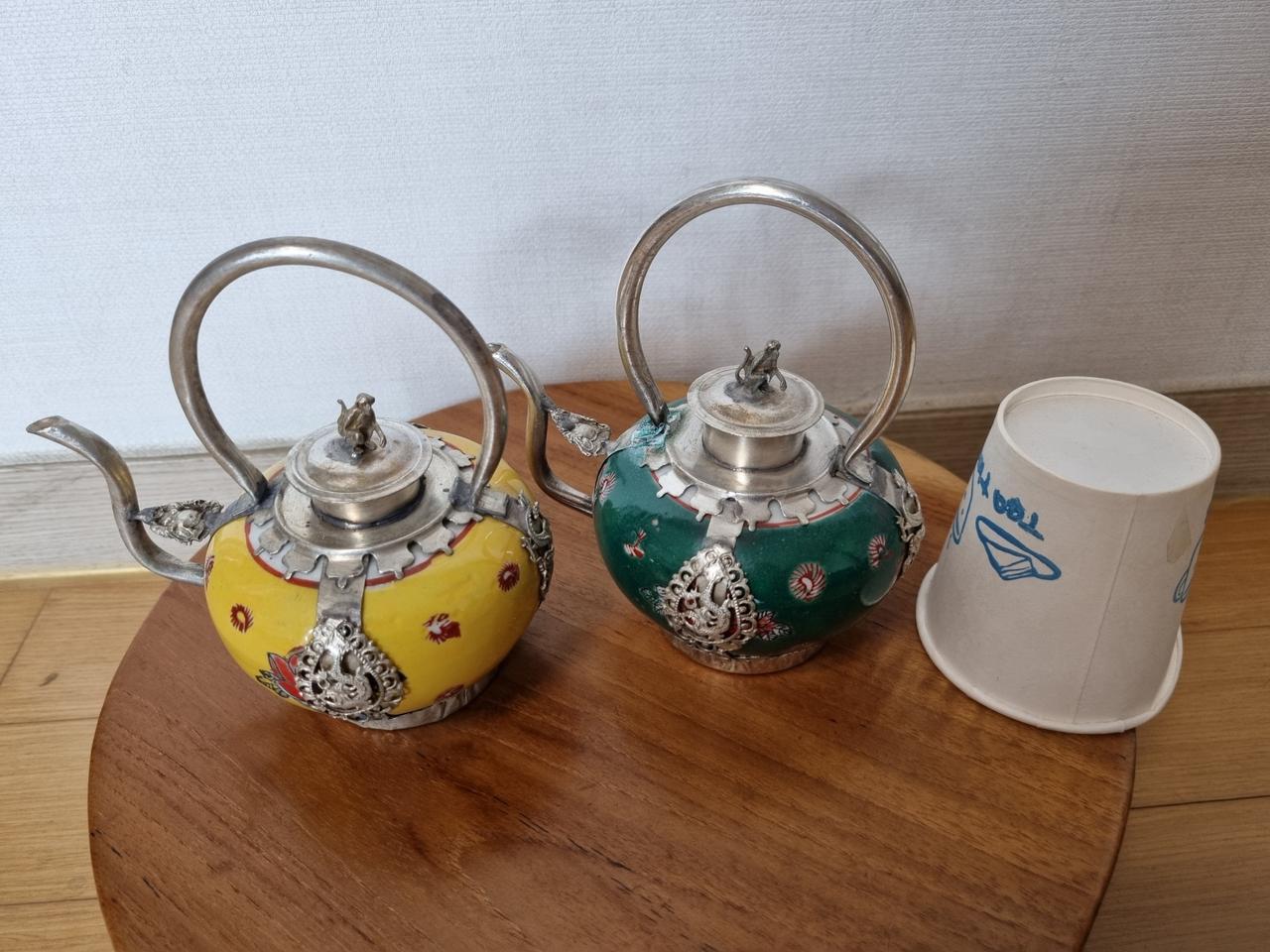 칠보로된 백동 주전자 한쌍