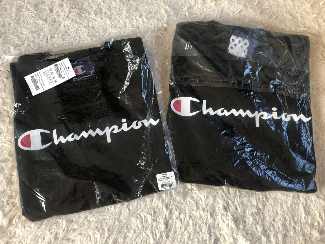 챔피온반팔티 스몰1개 미듐1개 있어요. 개당 가격입니다