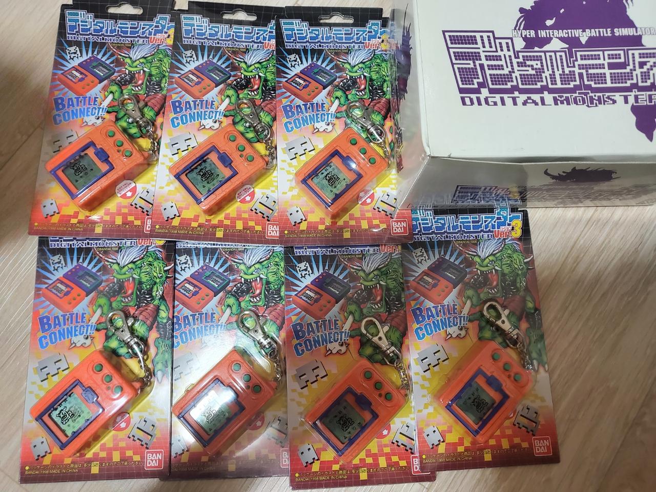 1997년 디지몬 다마고치 (구벽돌) 버전3 팝니다.