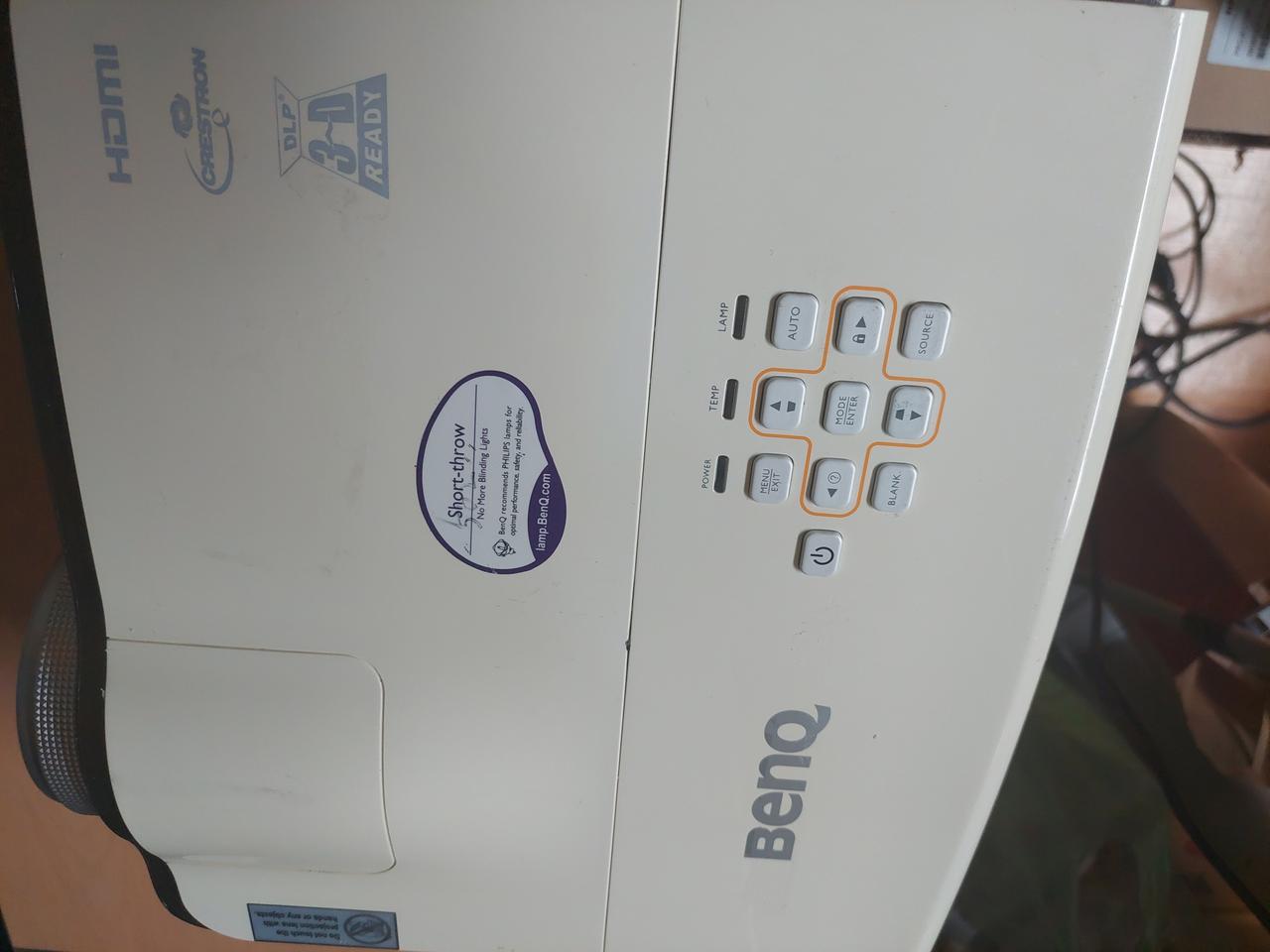 벤큐 초단초점 3,500안시 프로젝터 판매합니다.