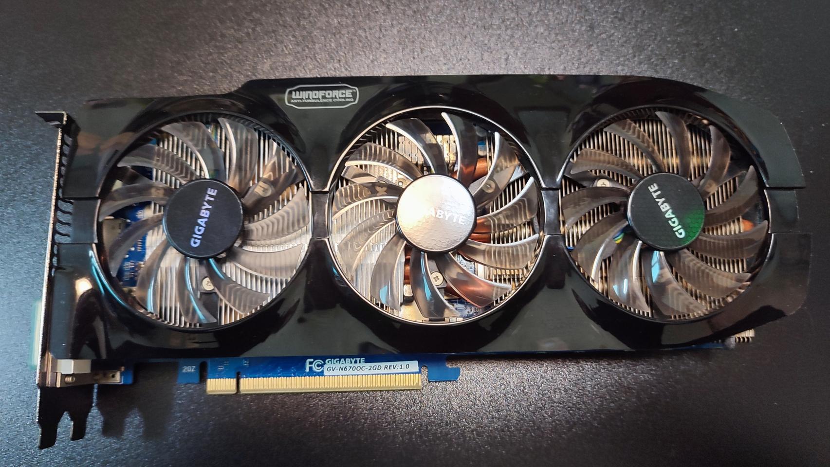 기가바이트 지포스 gtx 670 윈드포스 2g 그래픽카드