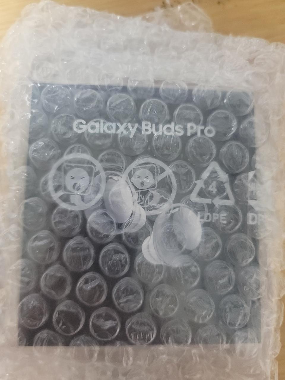 미개봉)갤럭시 버즈 프로 화이트 실버 판매합니다.