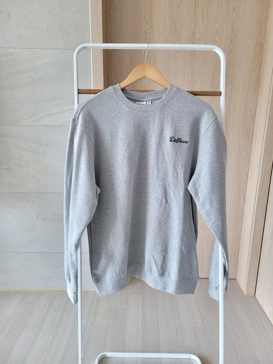 (새상품)데프라바그레이맨투맨L