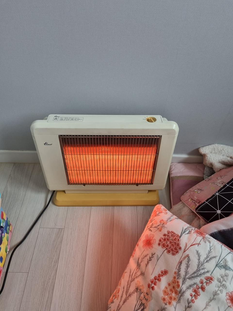 전기난로 팝니다.