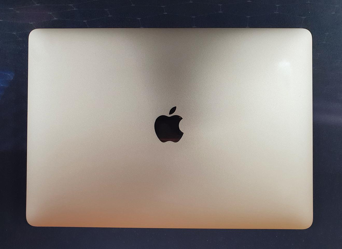 맥북에어 13" 2020 i5/8GB/512GB/로즈 골드 판매합니다.