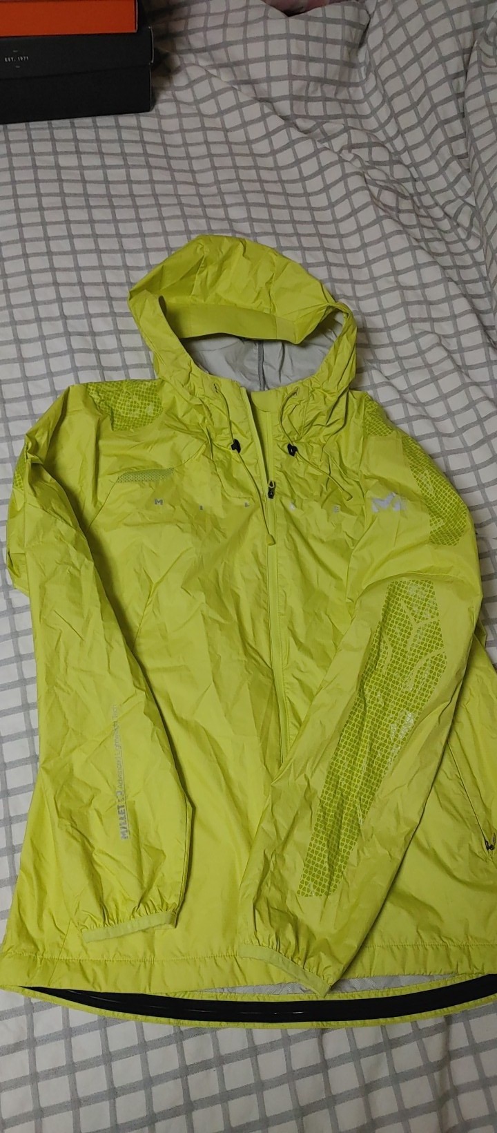 밀레 기능성바람막이(100)