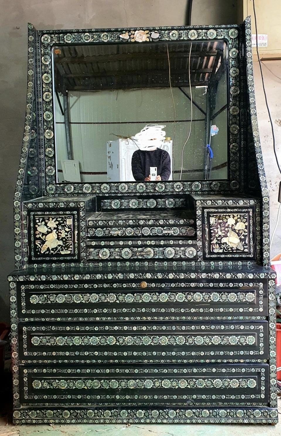 자개입식 화장대