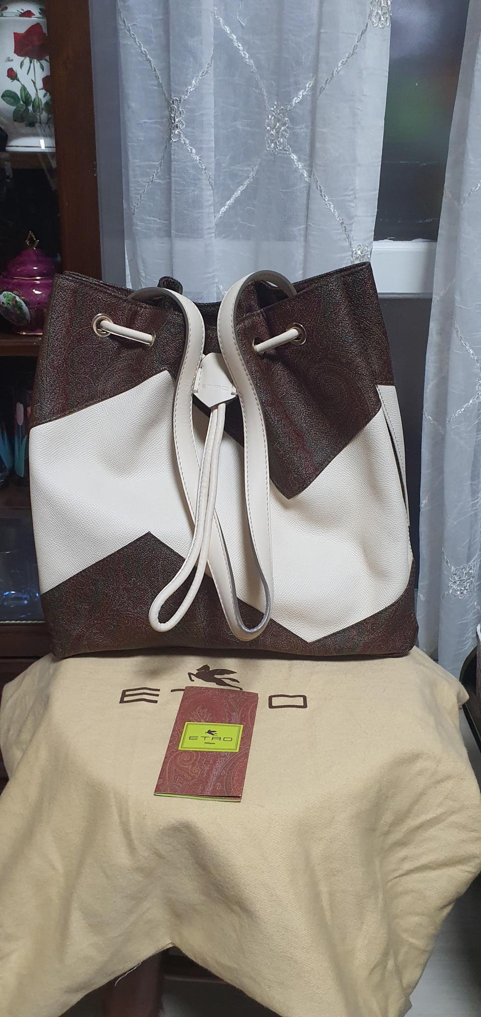 새가방 정품 에트로 숄더빽 가벼운 가방입니다