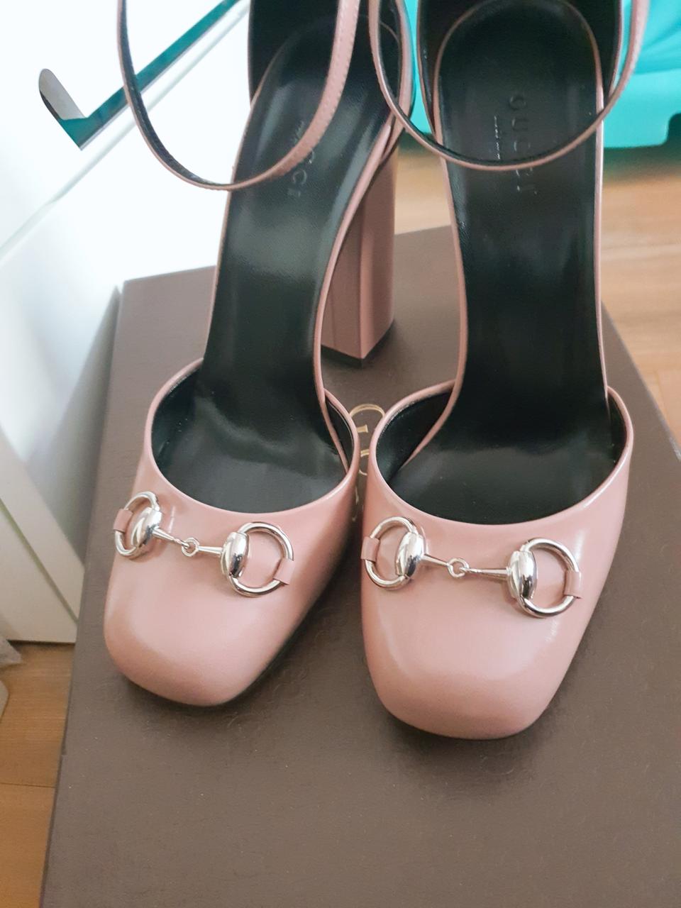 구찌 구두  샌들  새거에요  38사이즈  (245~ 250)