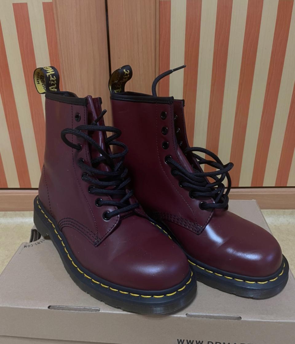[닥터마틴] 체리 8홀부츠 250size
