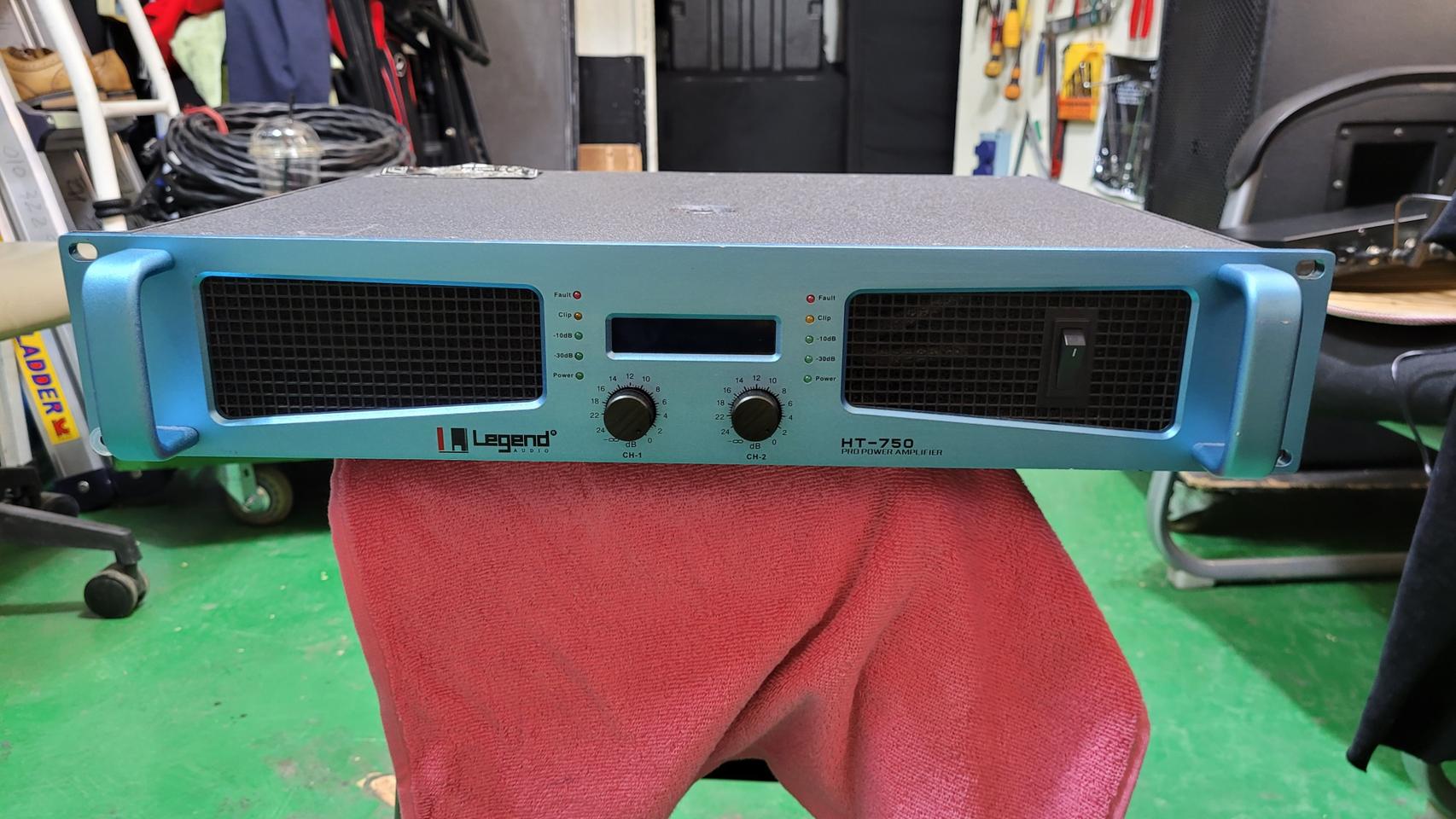 legend ht 750엠프 4옴 1400w 판매합니다.뎀핑 정말 좋구