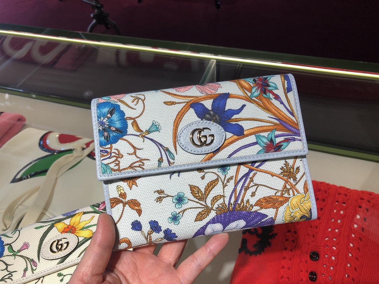 안전 (새상품급)구찌플로럴 일본한정판지갑