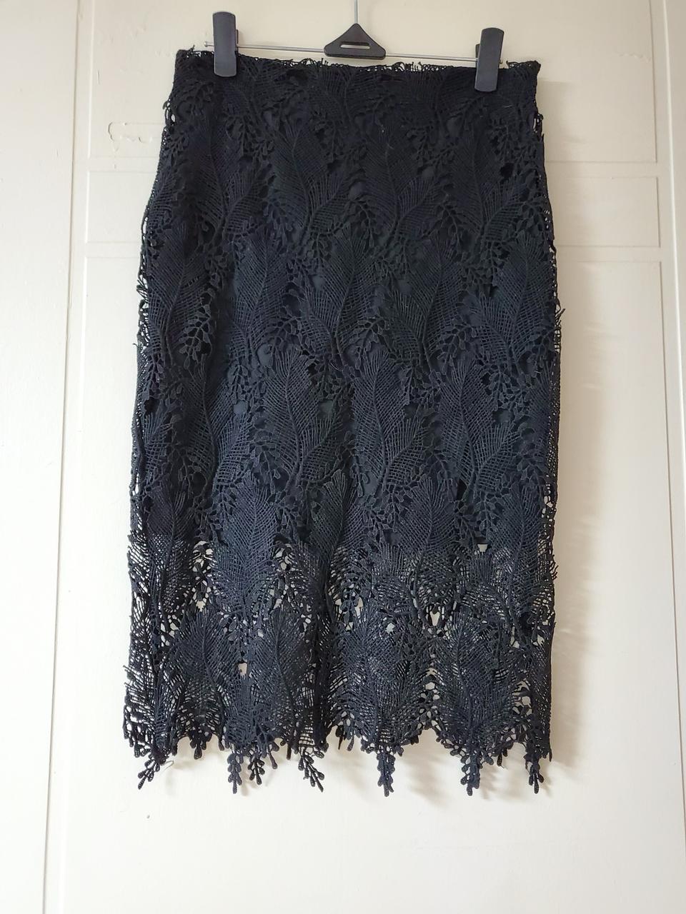 나뭇잎 레이스 미디 스커트