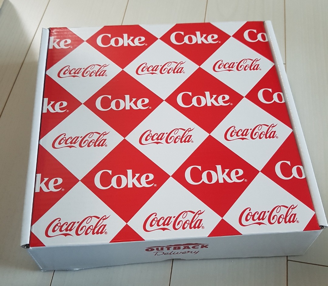 아웃백 코카콜라 콜라보 플레이팅 접시 판매합니당