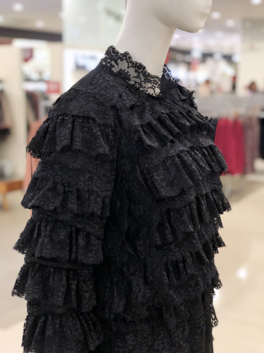 [1회착용] 질스튜어트 컬렉션 레이스블라우스 55정가 1,290,000원