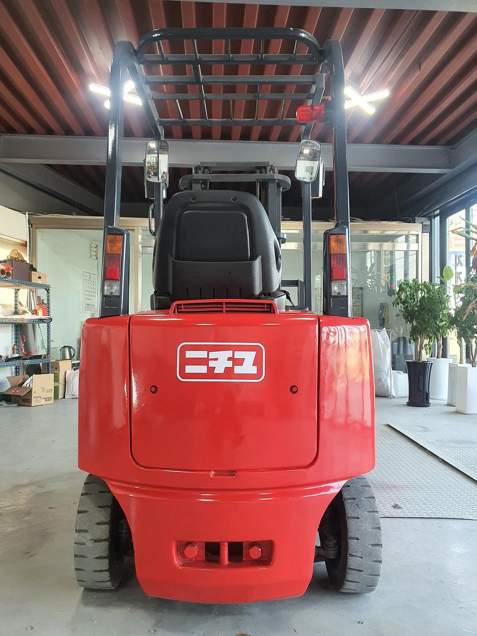 [임대] 신형!! 1.5톤 3M 좌식전동지게차