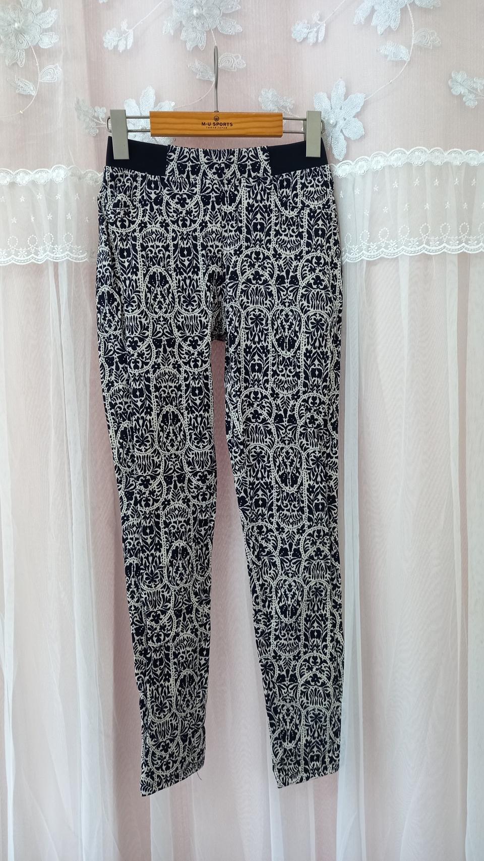 한국제품 뒷주머니 있는 스키니 면스판