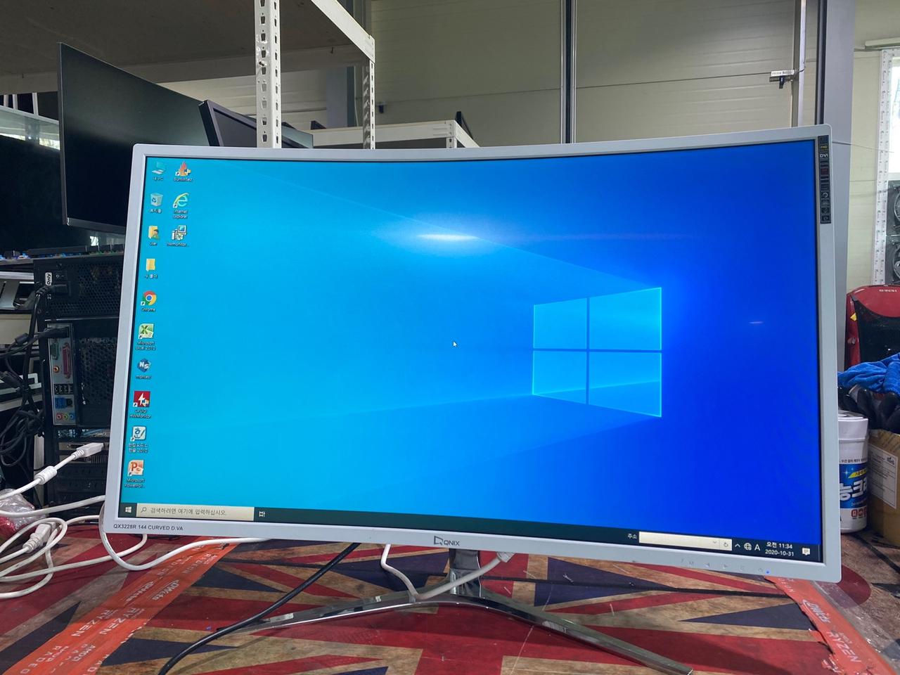특A급 32인치 큐닉스 화이트 144hz 커브드 게이밍모니터 초특가판매 