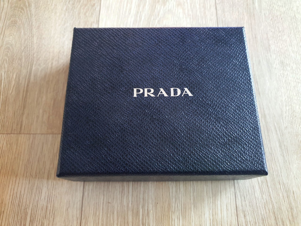 가격내림) 프라다 남성 지갑 판매합니다 [정품]
