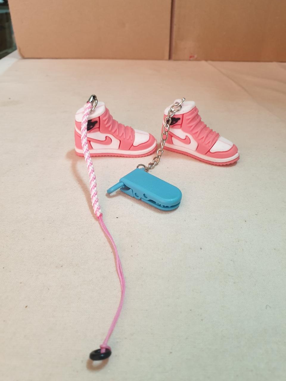 골프 티걸이와 퍼터스트랩입니다