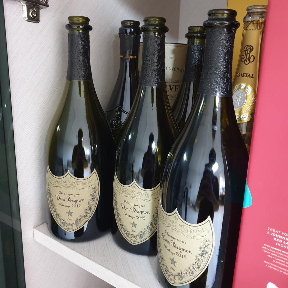 와인 샴페인 돔페리뇽 공병 빈병 영화 드라마 인테리어 소품 장식