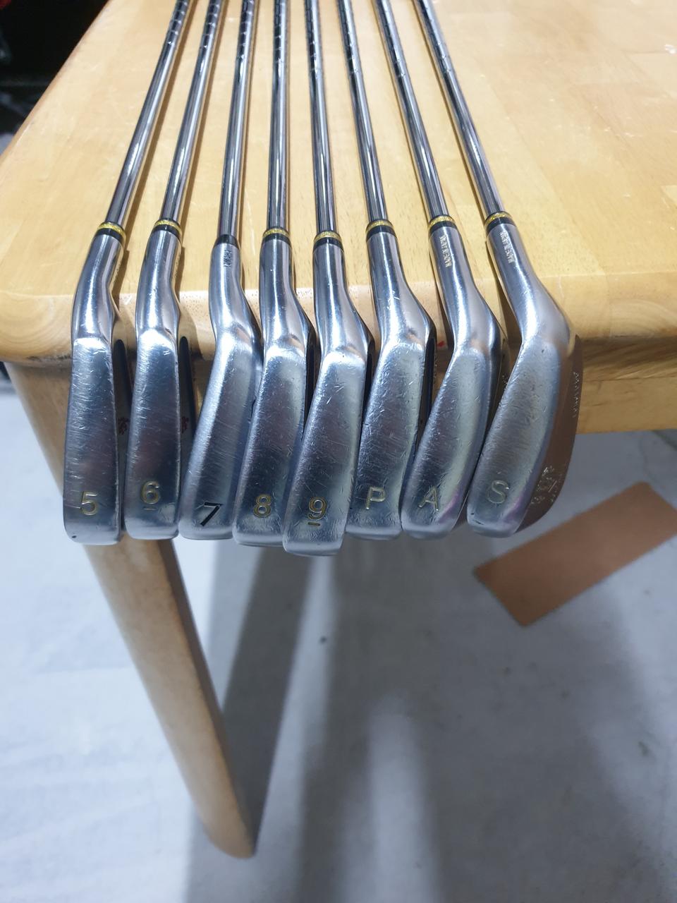 존바이런 아이언