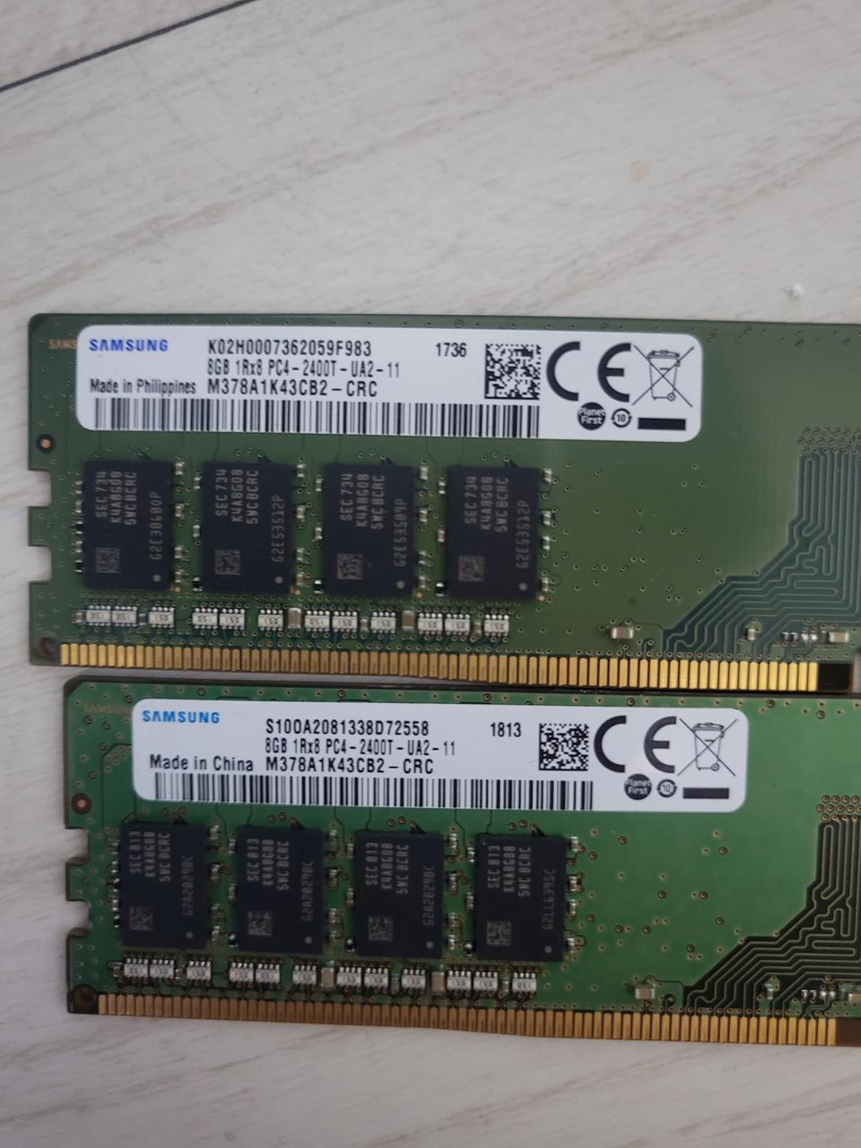 PC메모리 D4 8GB  X2  16GB 판매합니다.