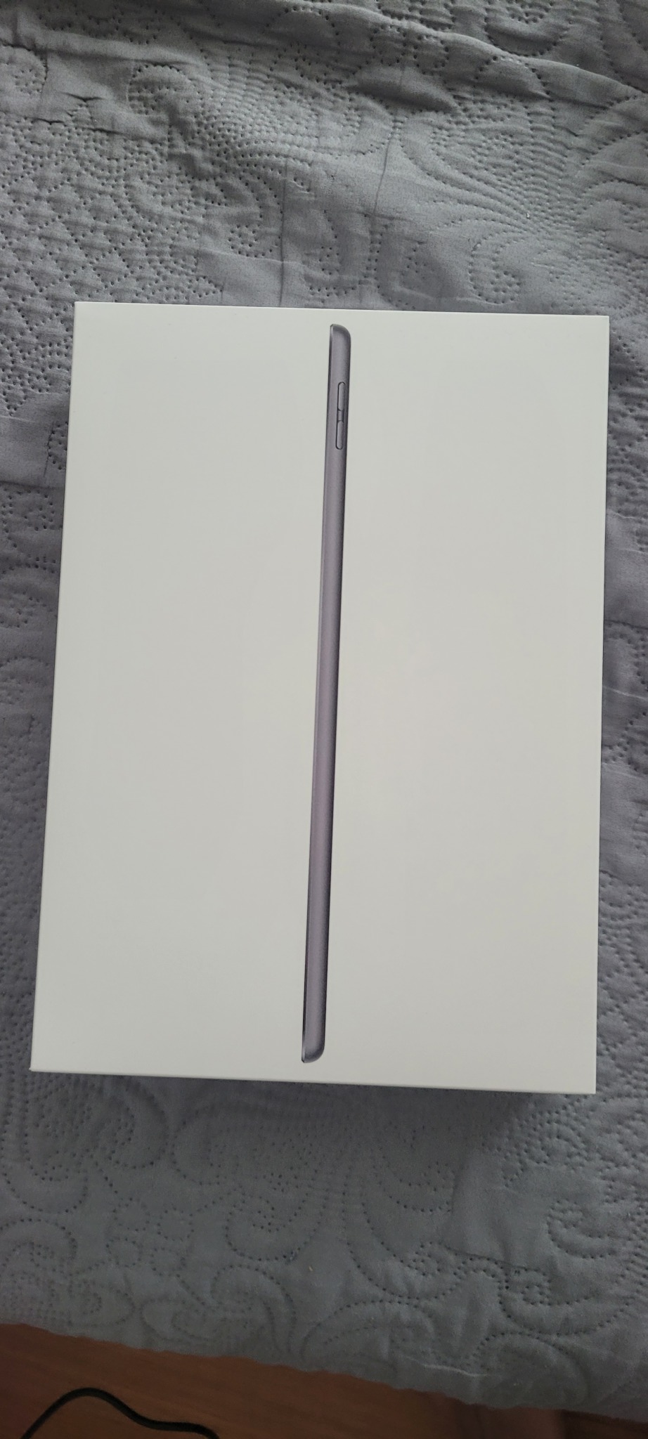 아이패드 9세대 64기가 WIFI모델 팝니다.