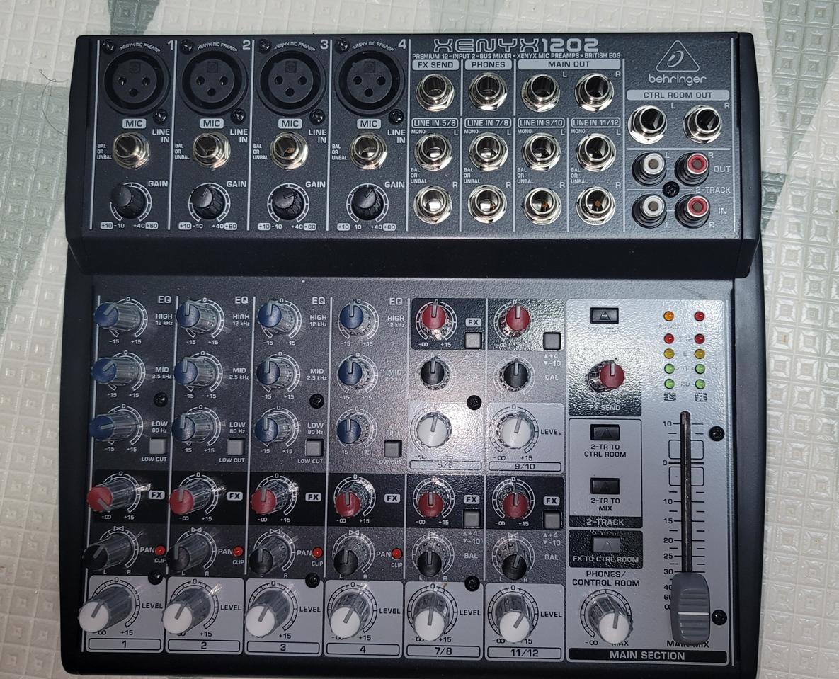 베링거XENYX1202 아날로그믹스