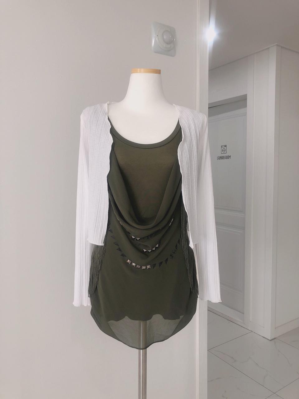 유니크한 셔링 나시 블라우스(카키)55