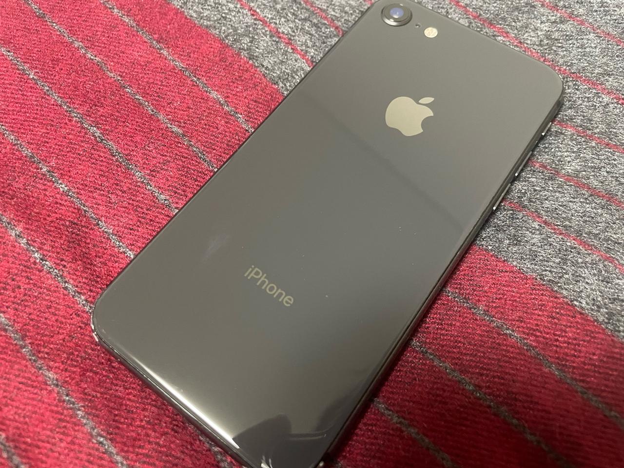 아이폰8 블랙 256기가 케이스4개 강화필름3개