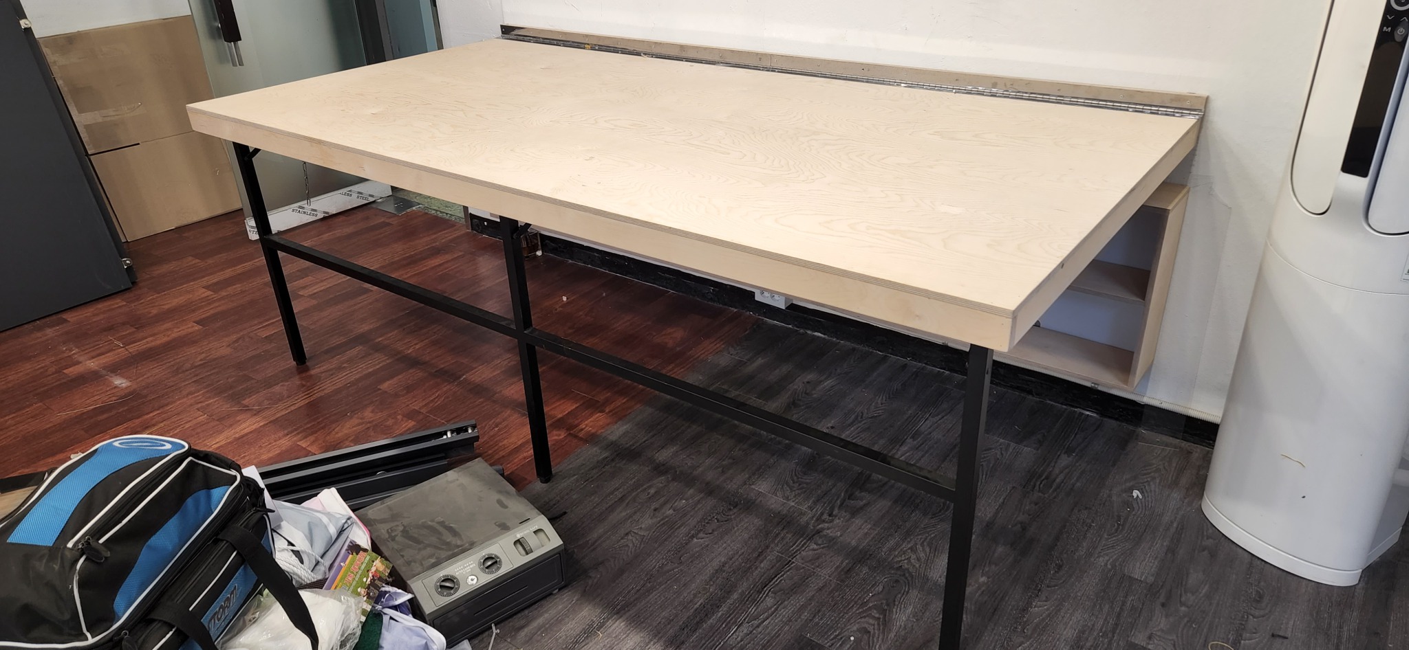 대형 접이식 자작나무 작업 테이블 판매합니다.