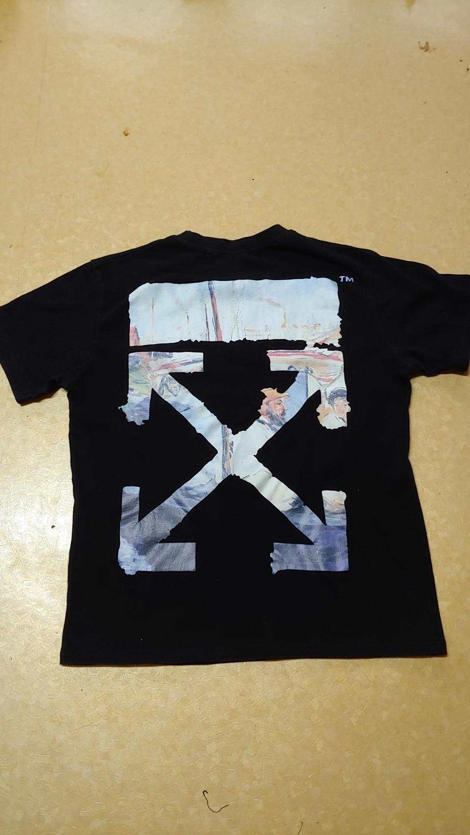 오프화이트 반팔티