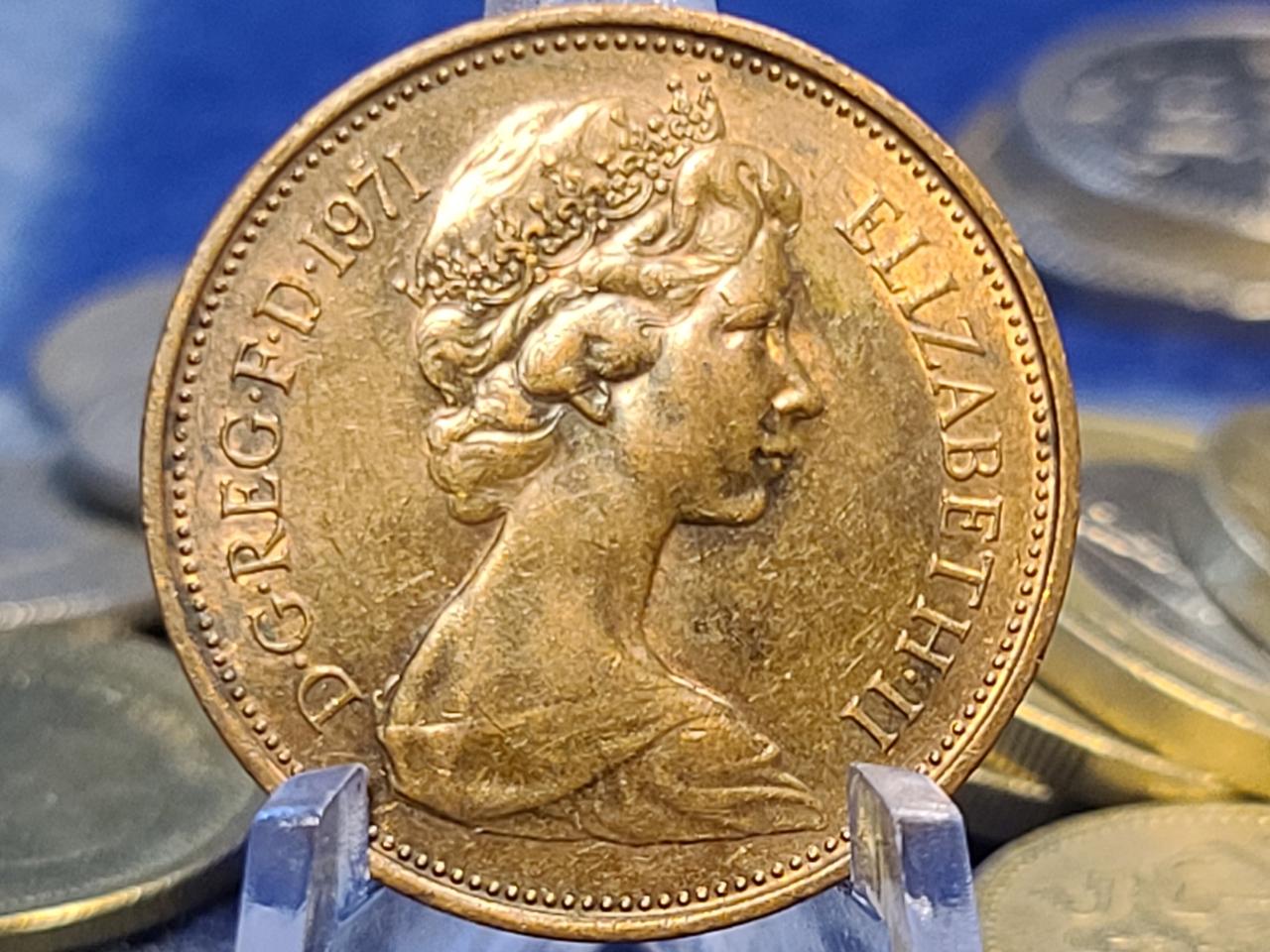 1971년 발행한 영국 투 뉴페니 동전,  사진을 확인하세요