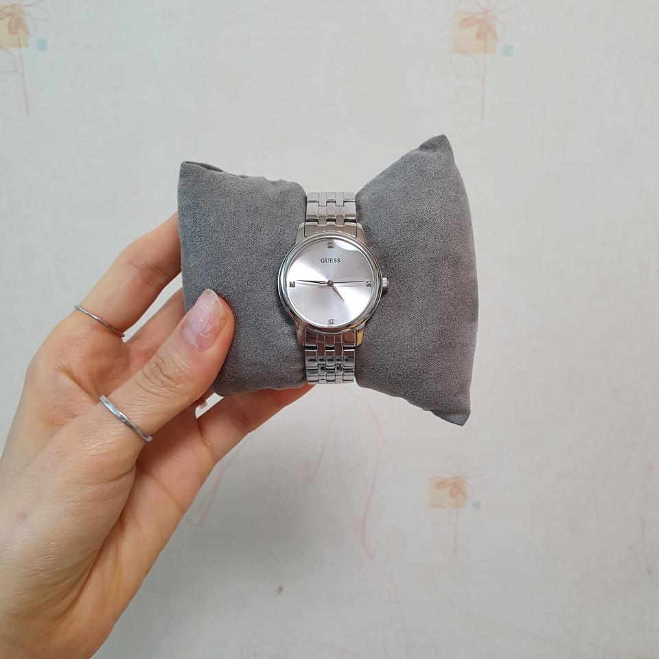 게스 여성 메탈 시계