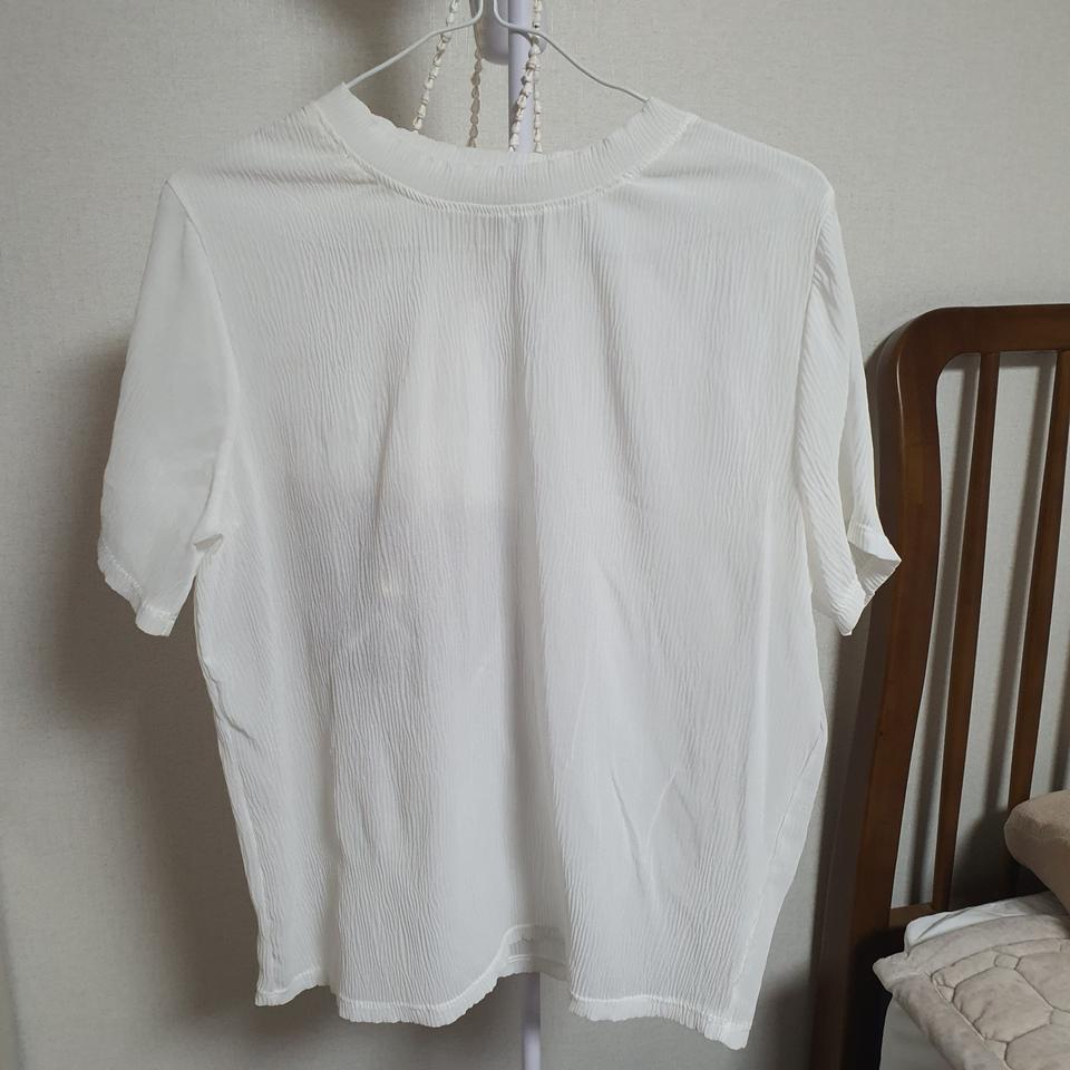 [새상품] 로엠 반팔 블라우스