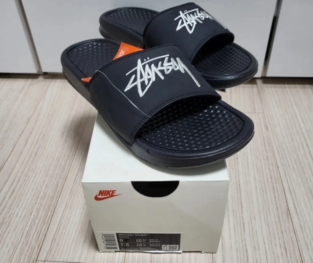 나이키 스투시 슬리퍼 (새상품)