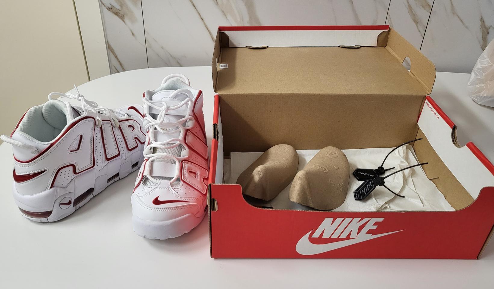 나이키 업템포 운동화 250mm